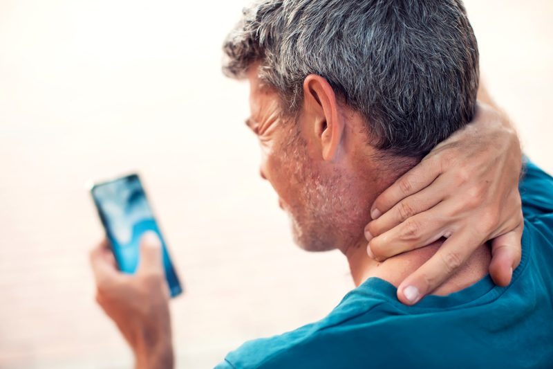 Tech Neck Causes, Symptoms, and How to Prevent It