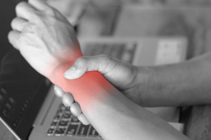 Carpal Tunnel Syndrome: Symptoms, Causes, and When to Seek Treatment